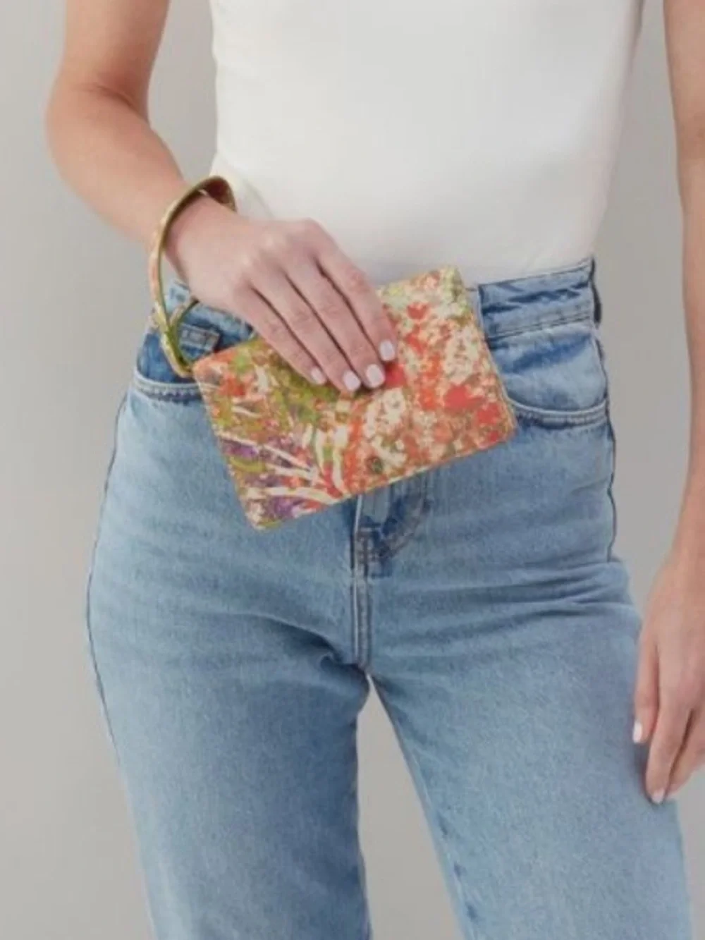 NEW HOBO Jill Wristlet In Printed Leather - Tropic Print